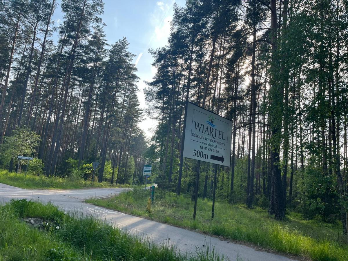 Letniskowy Nad Jeziorem, Las, Mazury * Wiartel Maly